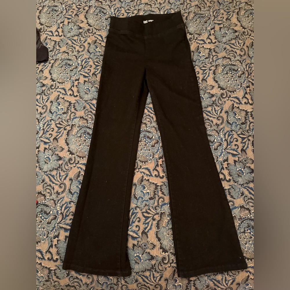 INC International Concepts Black Women Jeans
NOT FOR SALE